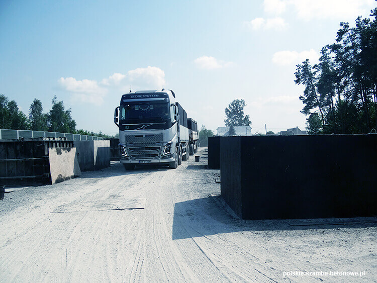 Transport szamb betonowych  w Łaskarzewie